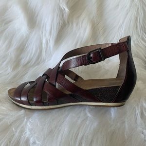 Dansko burgundy wedge sandal - size UK 40